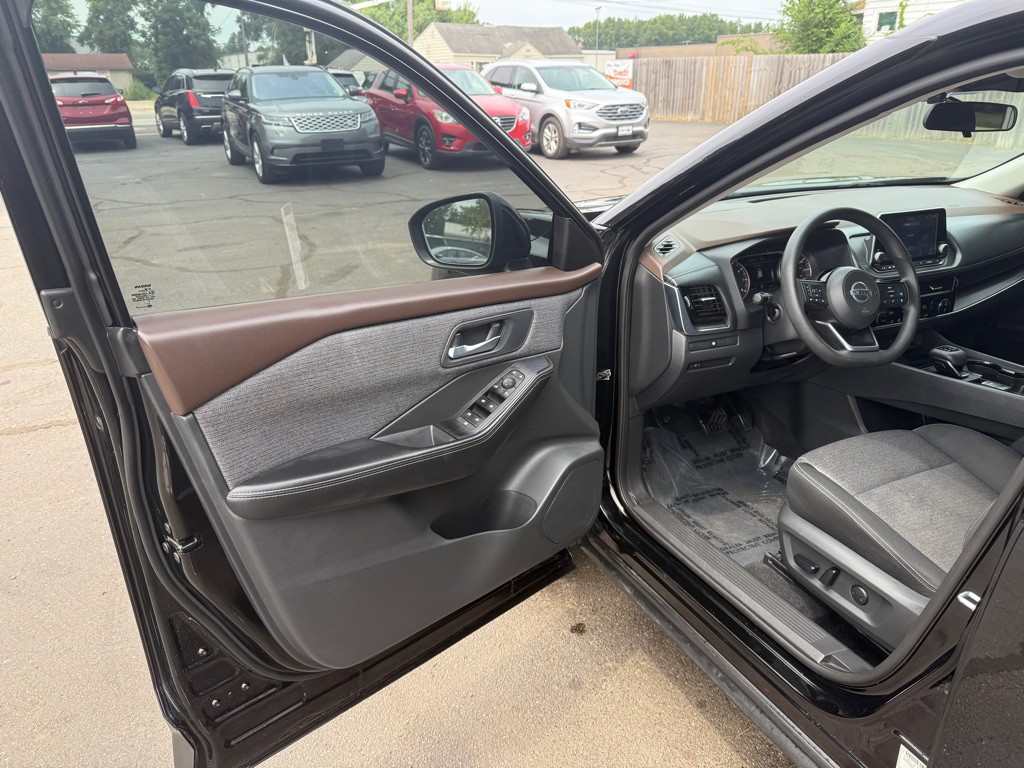 2021 Nissan Rogue Image 8