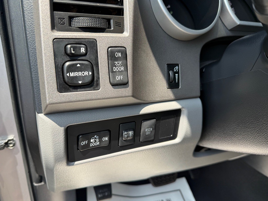 2013 Toyota Tundra Image 20