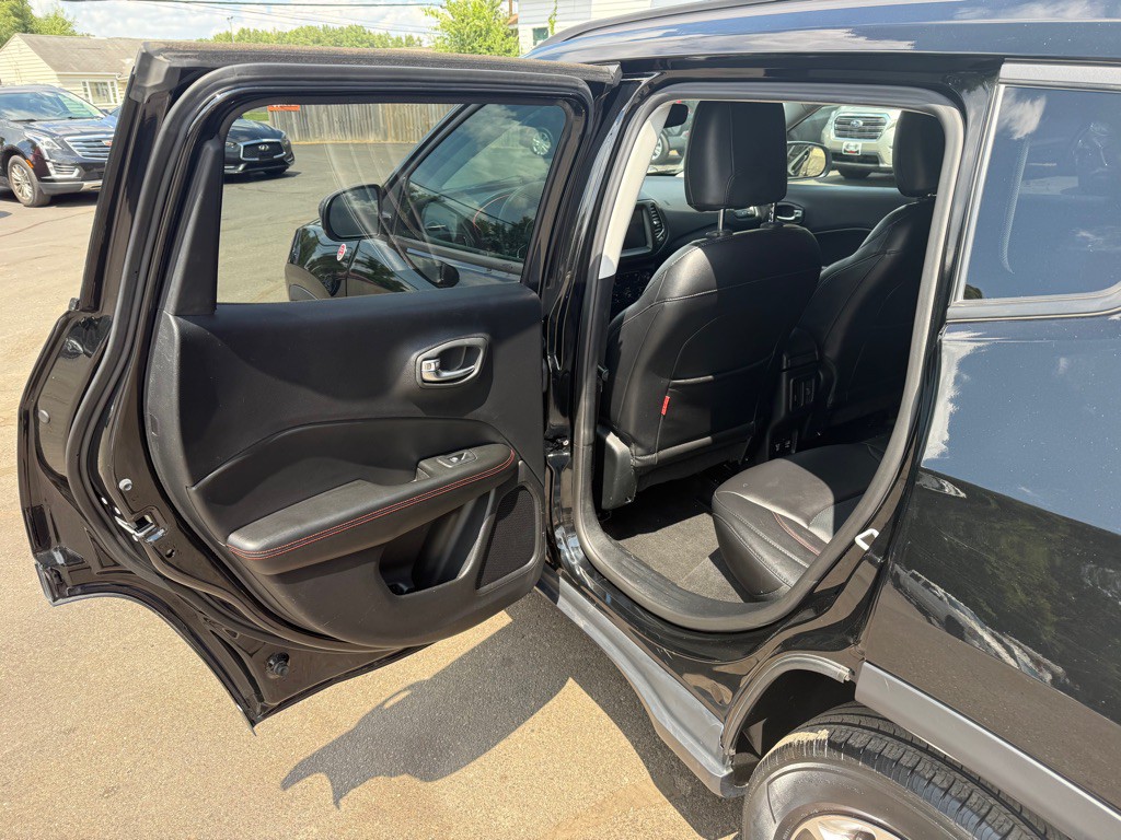 2017 Jeep Compass Image 10