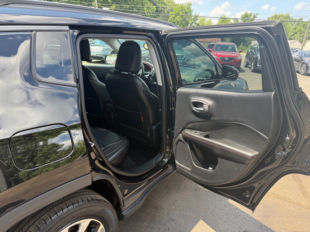 2017 Jeep Compass Image 14