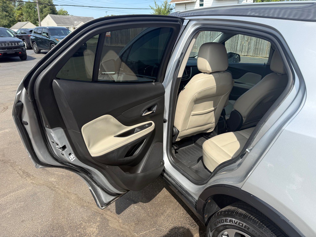 2017 Buick Enclave Image 10