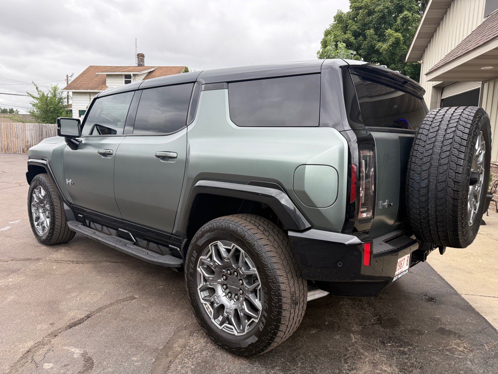 2024 GMC Hummer Suv Image 4