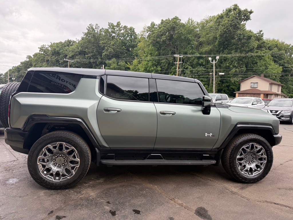 2024 GMC Hummer Suv Image 11