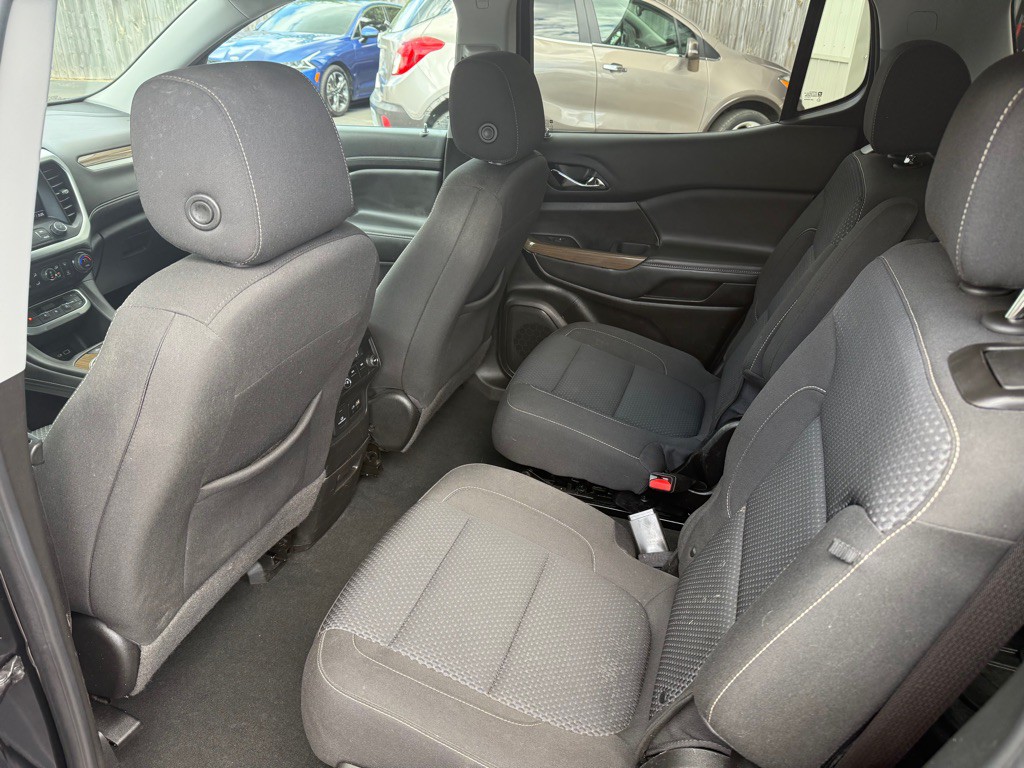 2023 GMC Acadia Image 7