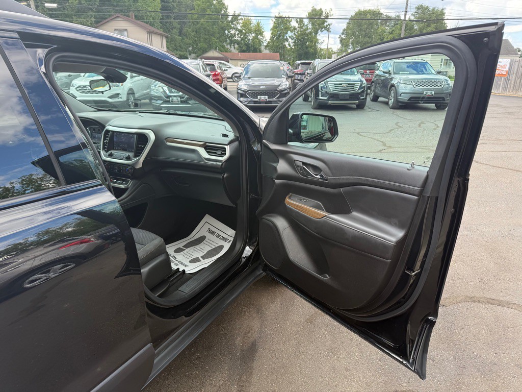 2023 GMC Acadia Image 33