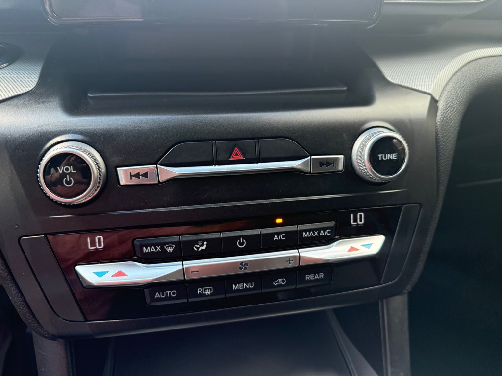 2020 Ford Explorer Image 24