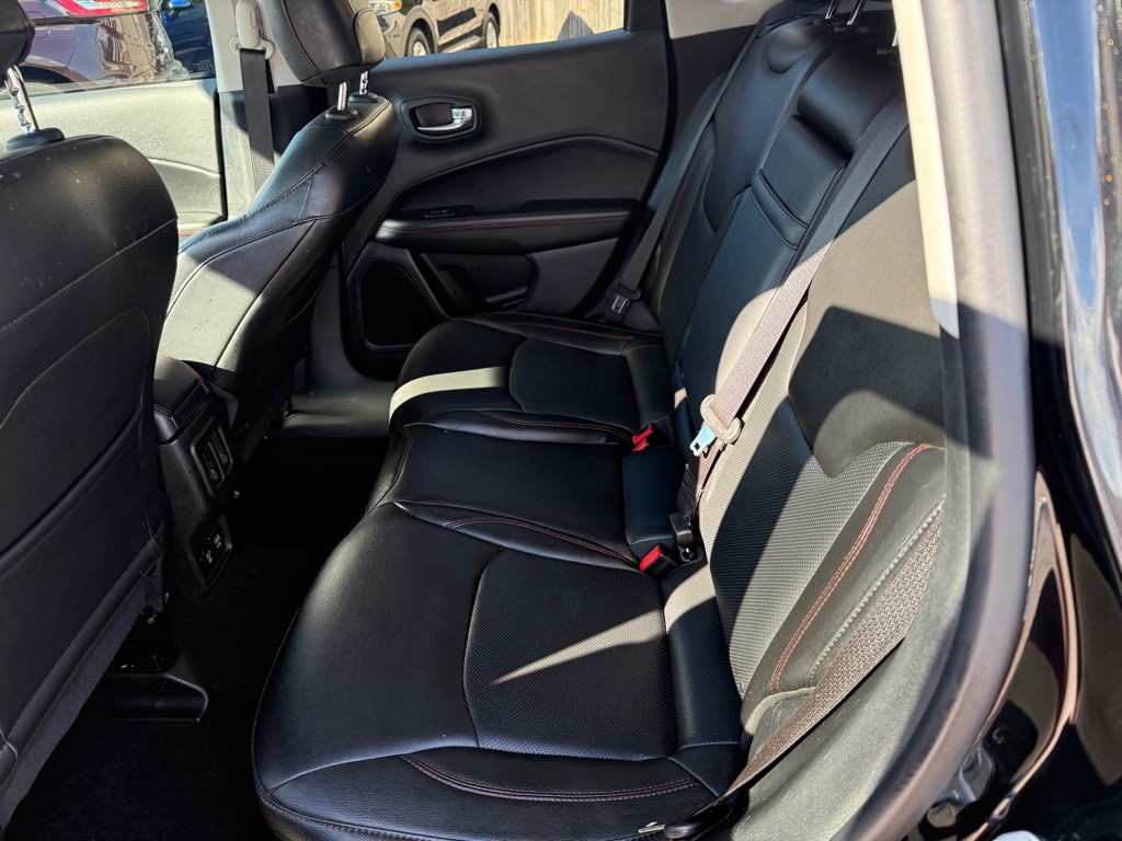 2018 Jeep Compass Image 17