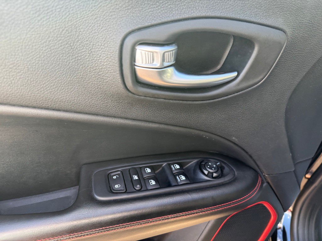 2018 Jeep Compass Image 20