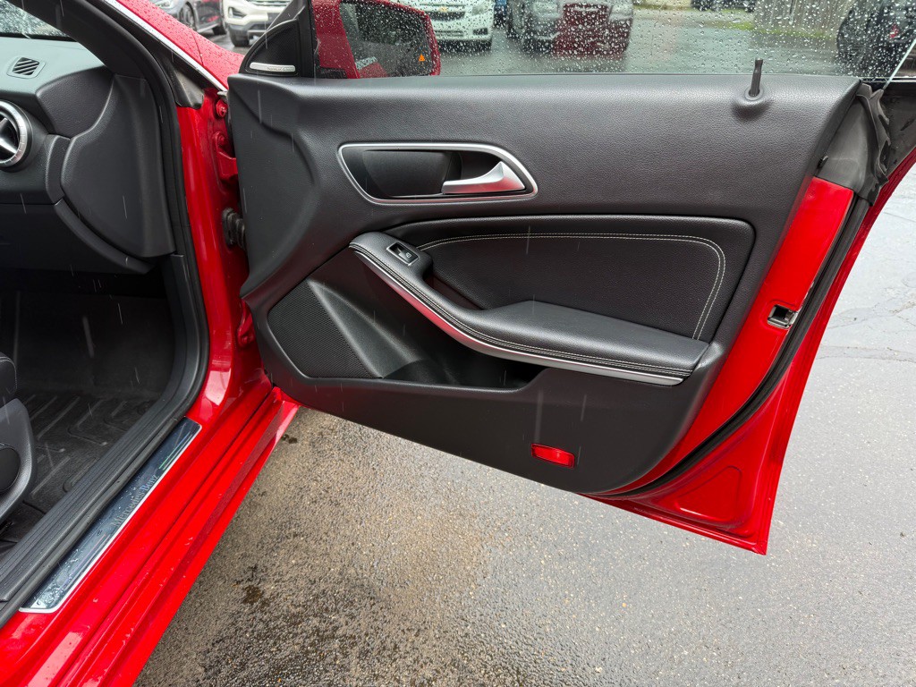 2016 Mercedes-Benz CLA-Class Image 15