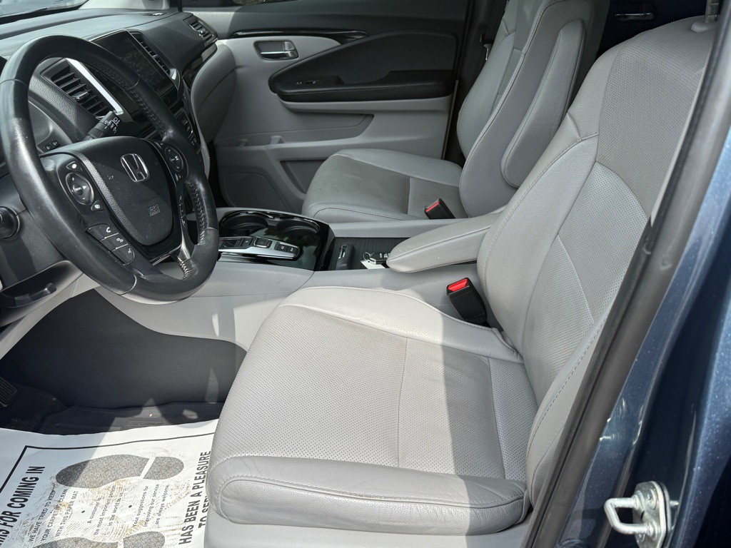 2017 Honda Pilot Image 17