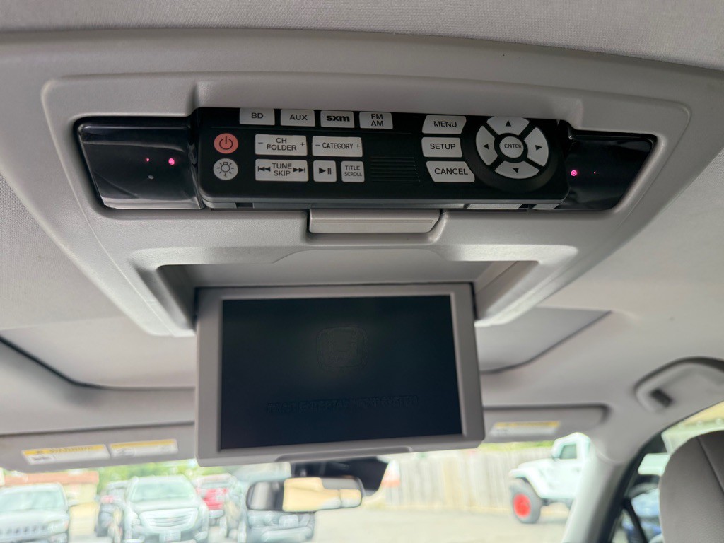 2017 Honda Pilot Image 24