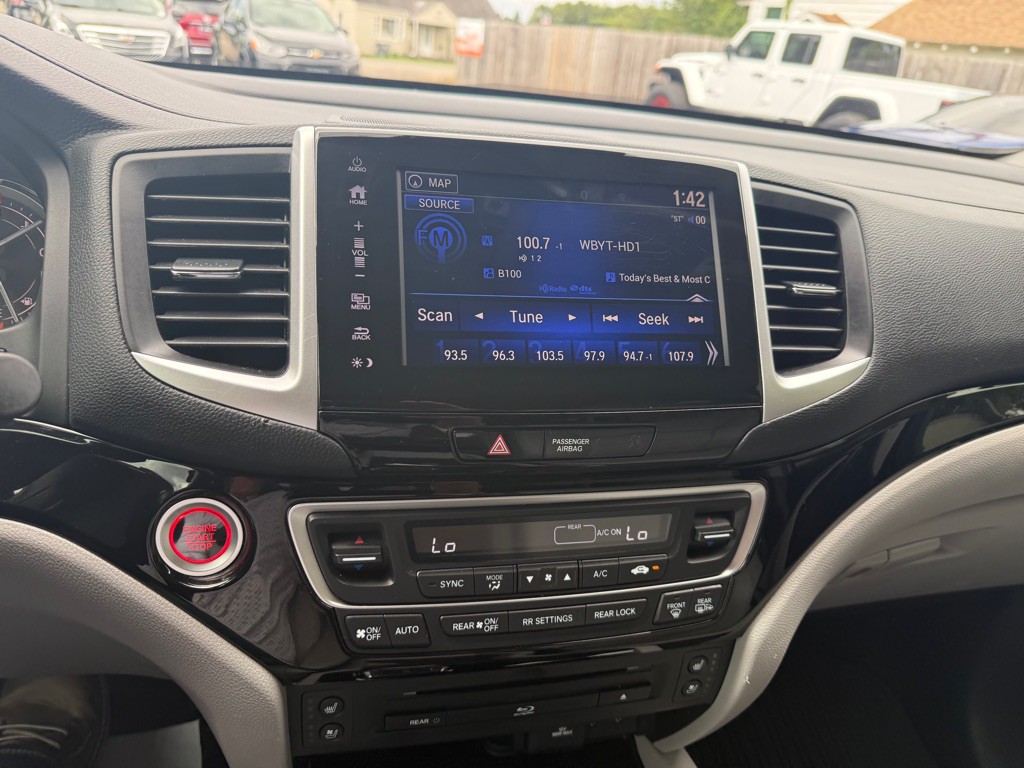 2017 Honda Pilot Image 30