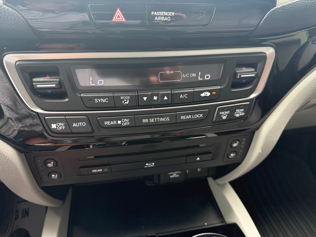 2017 Honda Pilot Image 31