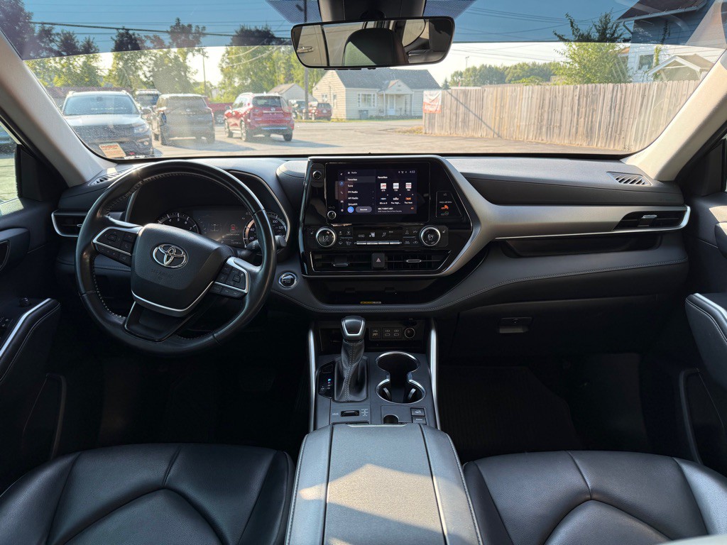 2023 Toyota Highlander Image 17