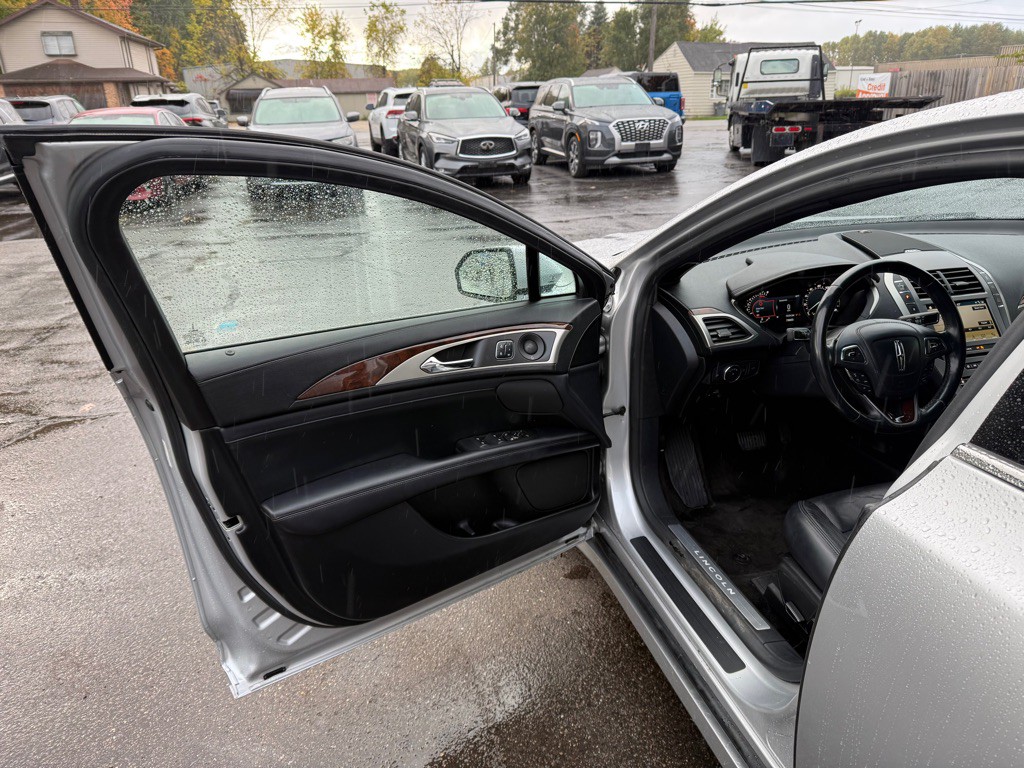 2018 Lincoln MKZ Image 12