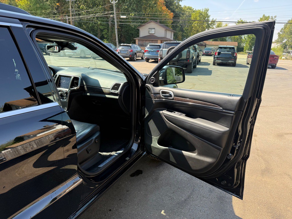 2018 Jeep Grand Cherokee Image 17