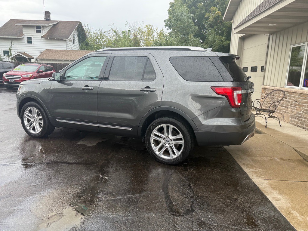 2016 Ford Explorer Image 5