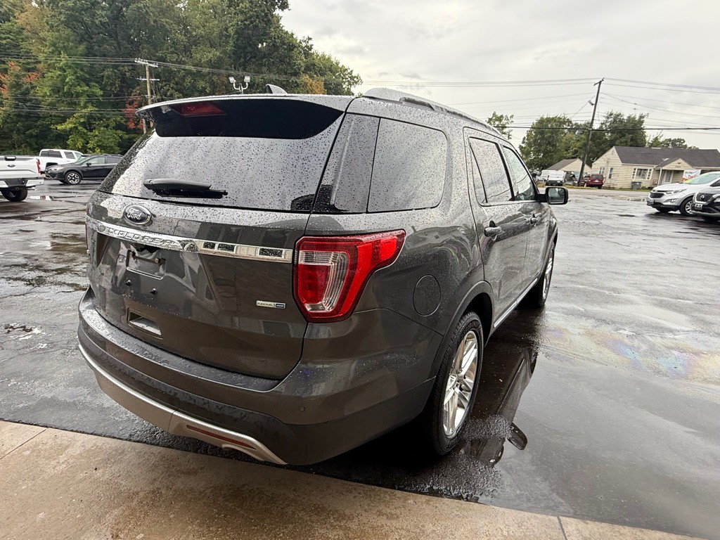 2016 Ford Explorer Image 8