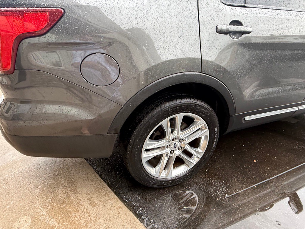 2016 Ford Explorer Image 11