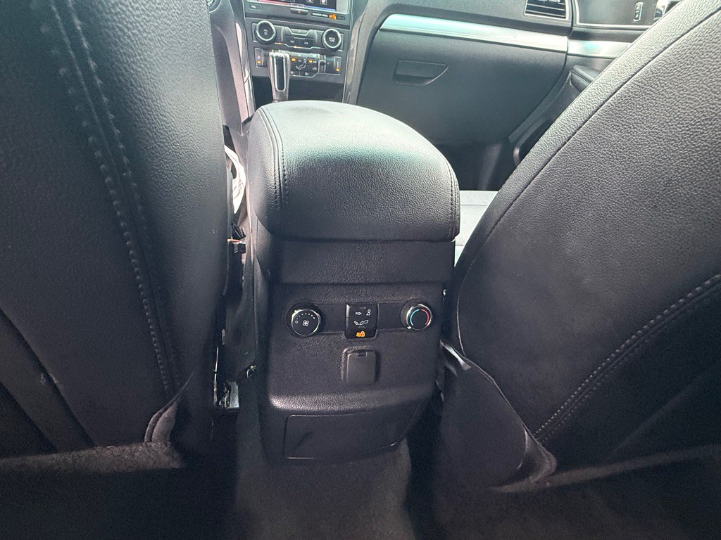 2016 Ford Explorer Image 22