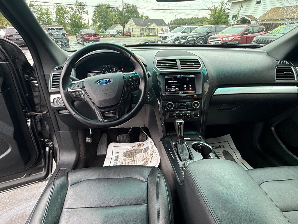 2016 Ford Explorer Image 24