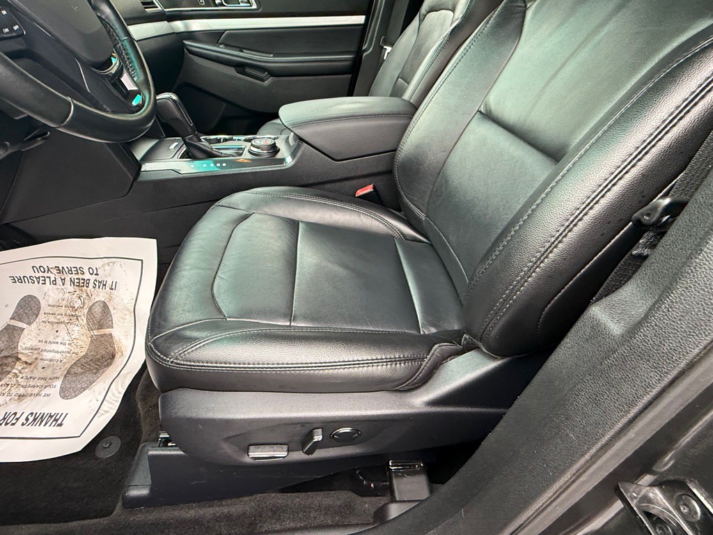 2016 Ford Explorer Image 26