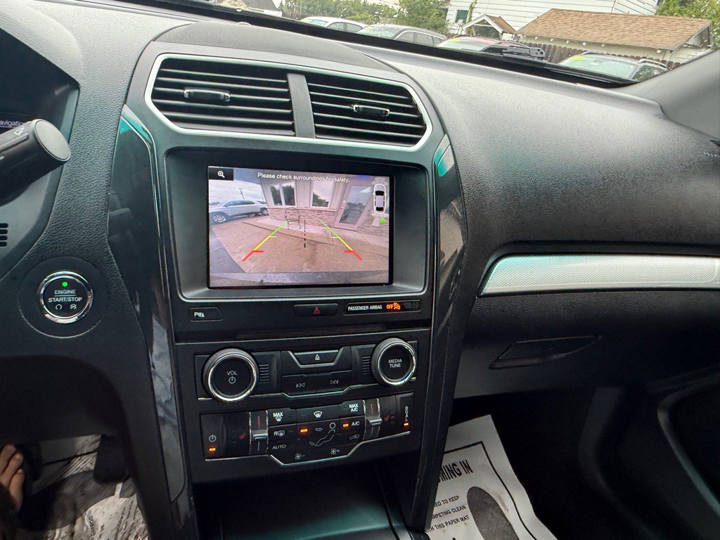 2016 Ford Explorer Image 36