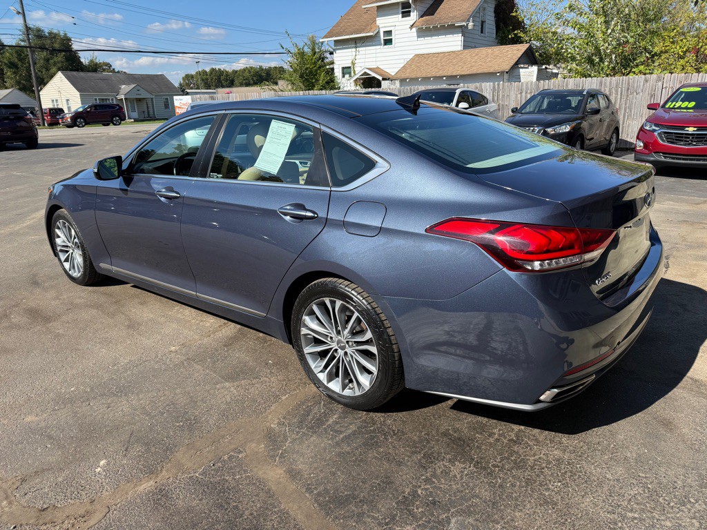 2015 Hyundai Genesis Image 3