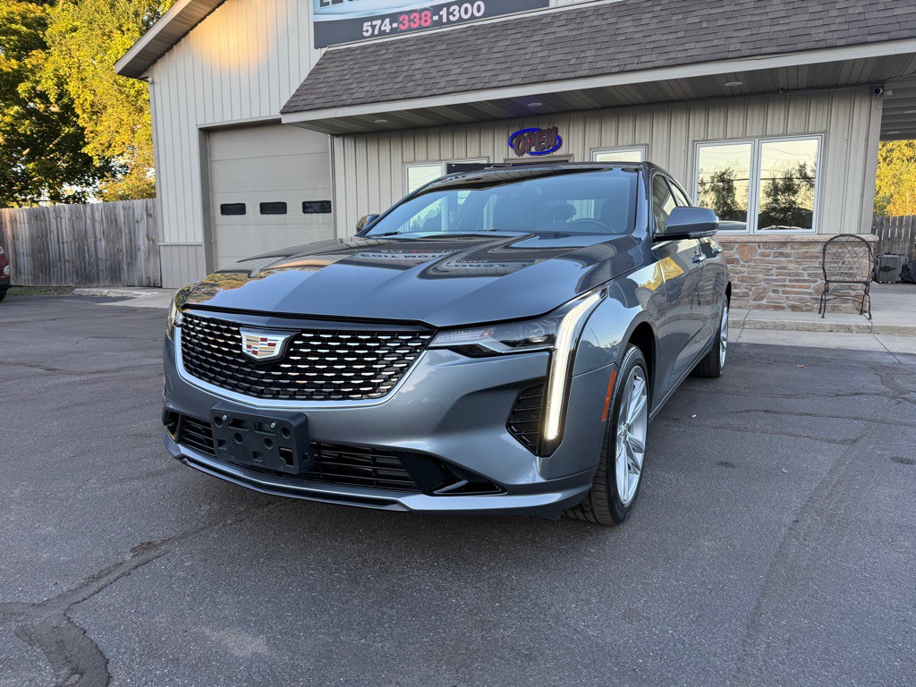 2022 Cadillac CT4 Image 1