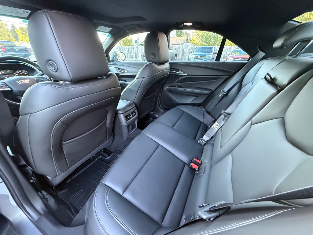 2022 Cadillac CT4 Image 15