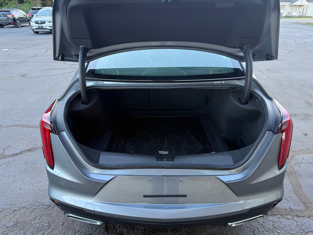 2022 Cadillac CT4 Image 16