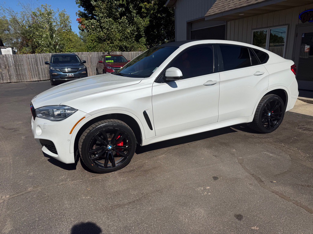 2015 BMW X6 Image 2