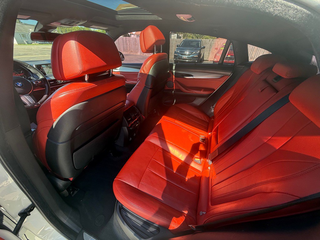 2015 BMW X6 Image 12