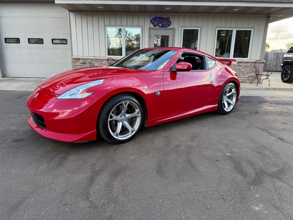 2011 Nissan 370Z Image 3