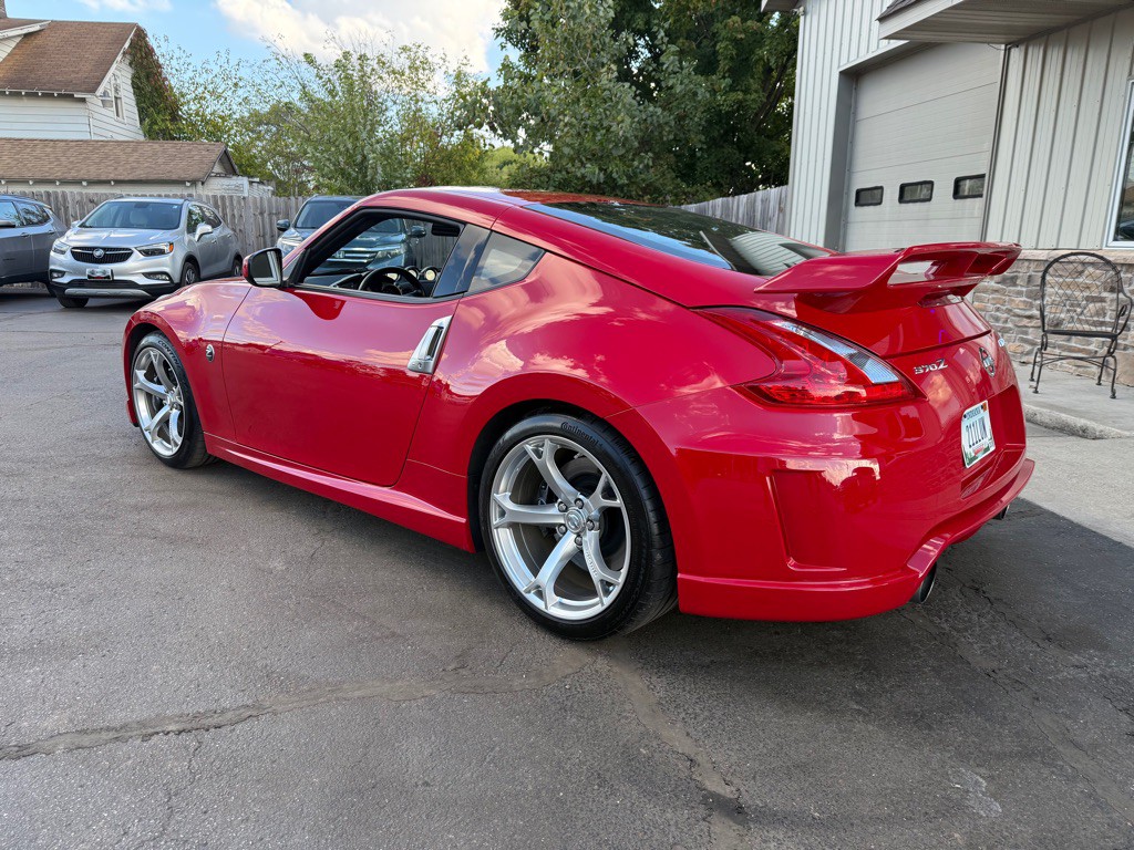 2011 Nissan 370Z Image 5