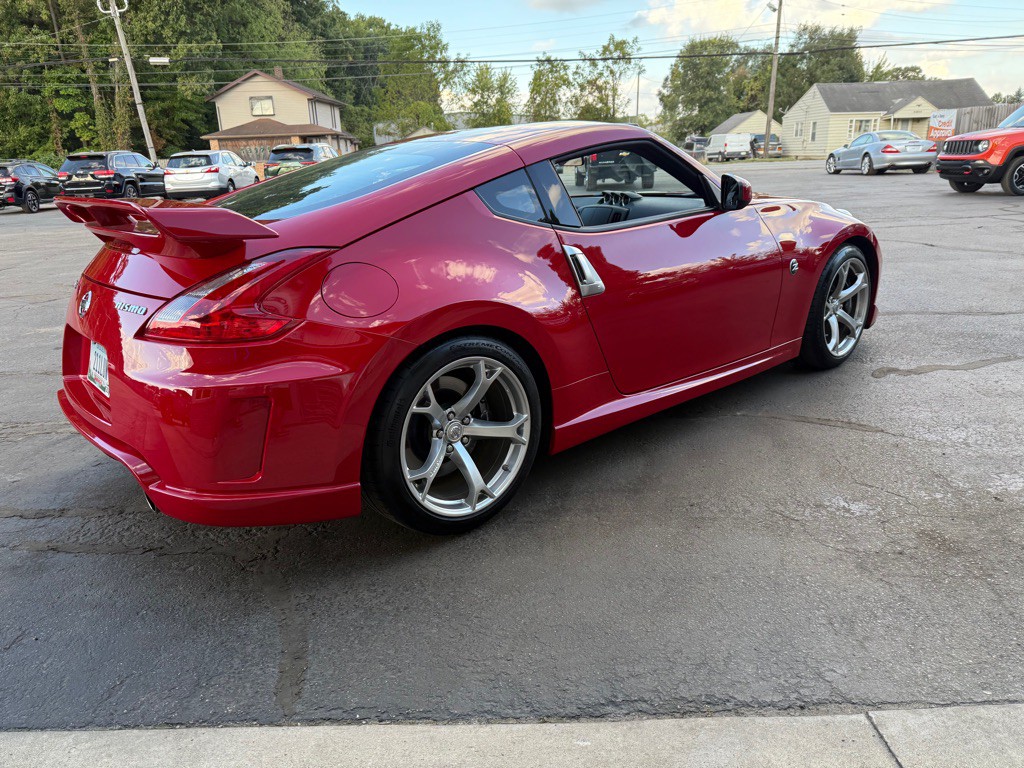 2011 Nissan 370Z Image 6