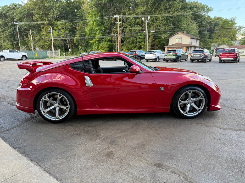2011 Nissan 370Z Image 7