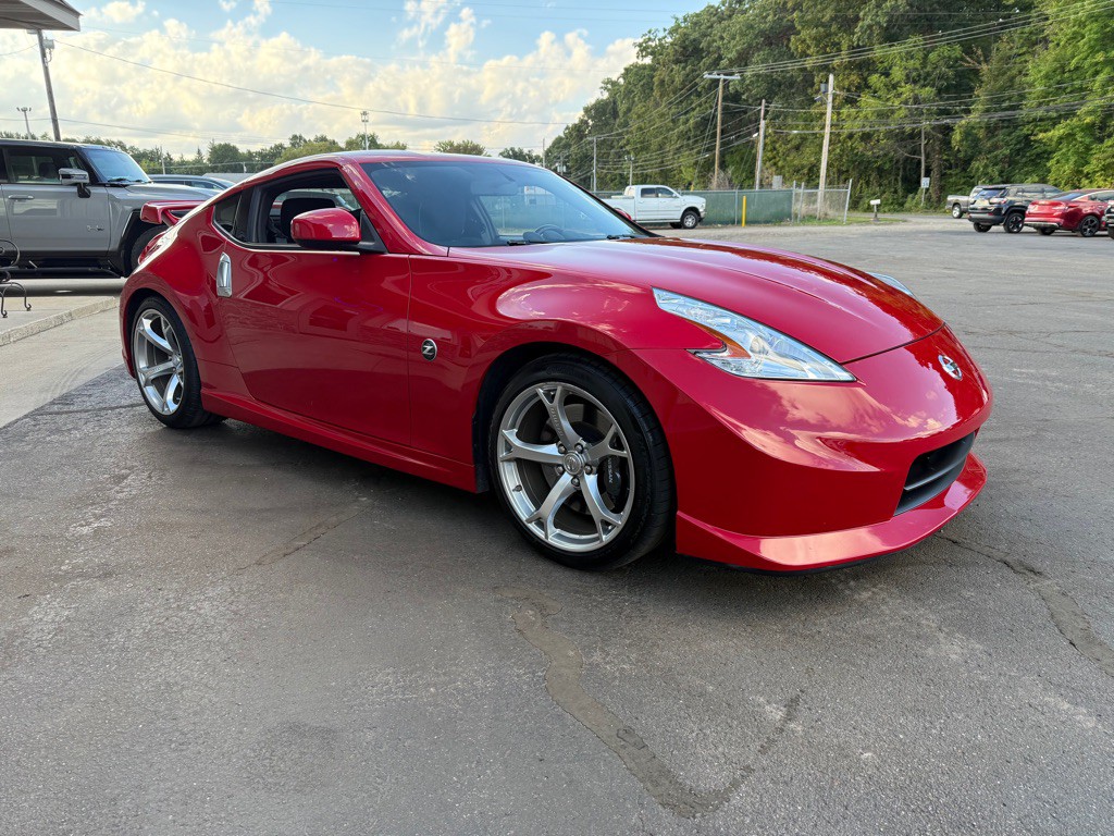 2011 Nissan 370Z Image 8