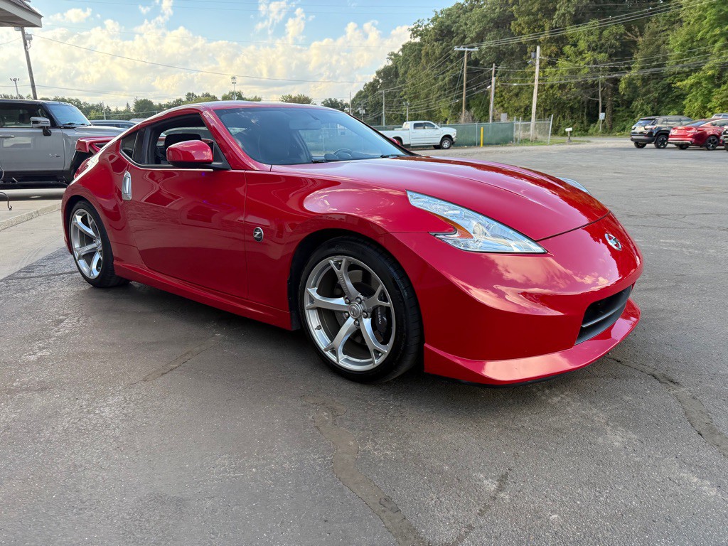 2011 Nissan 370Z Image 9