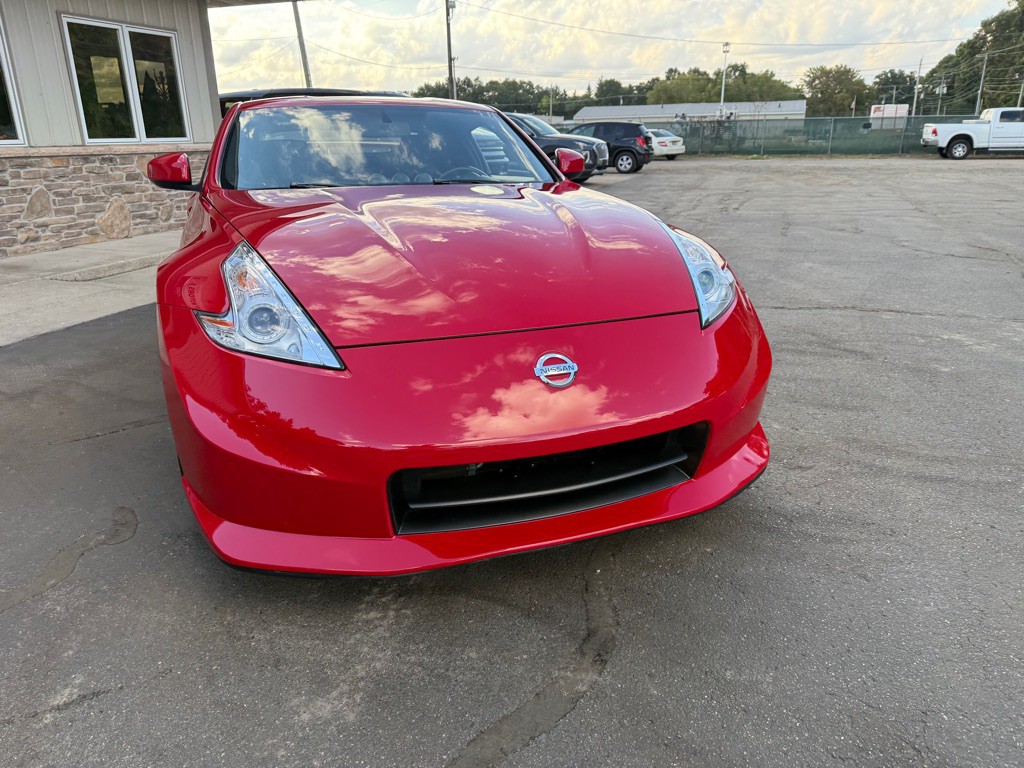 2011 Nissan 370Z Image 10