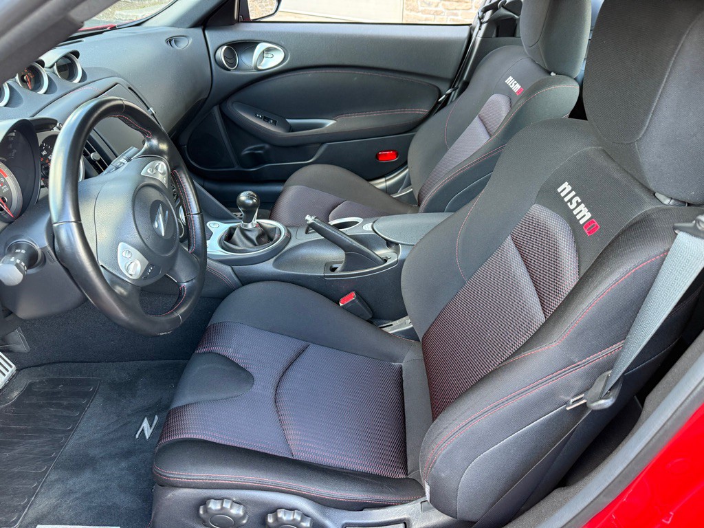 2011 Nissan 370Z Image 13