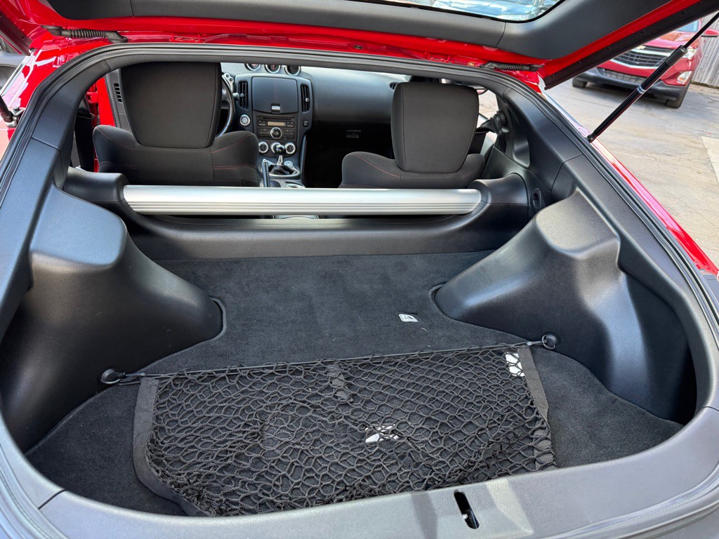 2011 Nissan 370Z Image 15