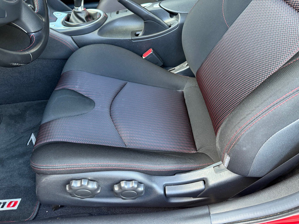 2011 Nissan 370Z Image 17