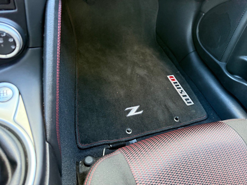 2011 Nissan 370Z Image 26