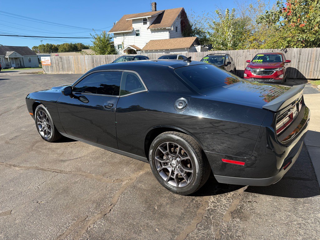 2018 Dodge Challenger Image 3