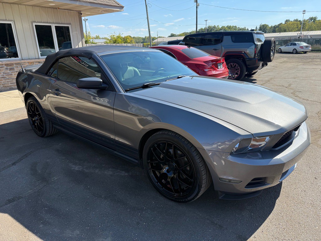 2010 Ford Mustang Image 7