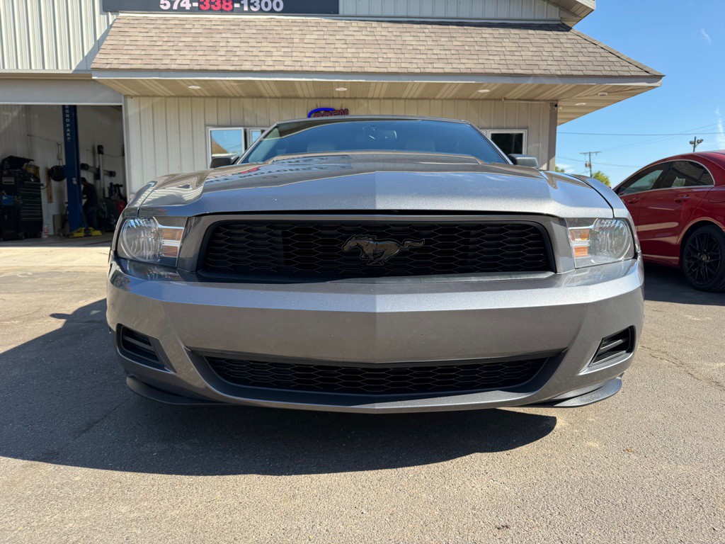 2010 Ford Mustang Image 9
