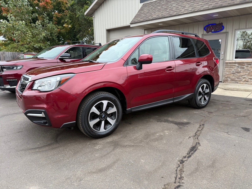 2017 Subaru Forester Image 1