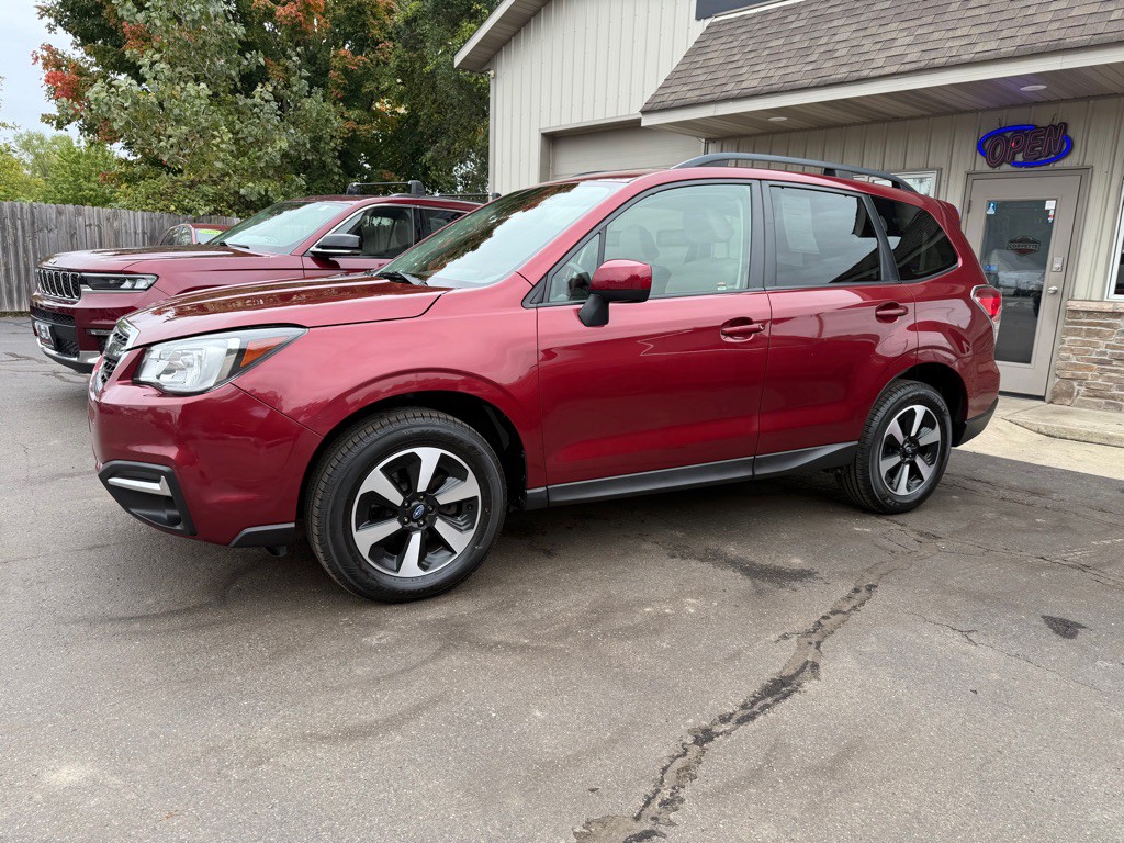 2017 Subaru Forester Image 2