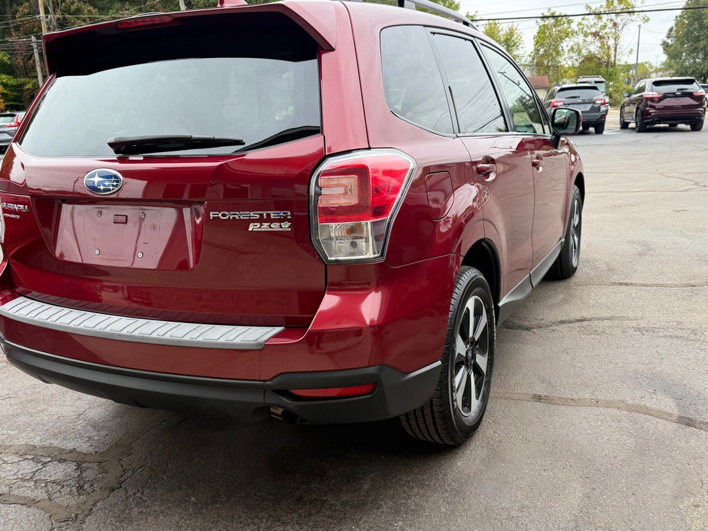 2017 Subaru Forester Image 7